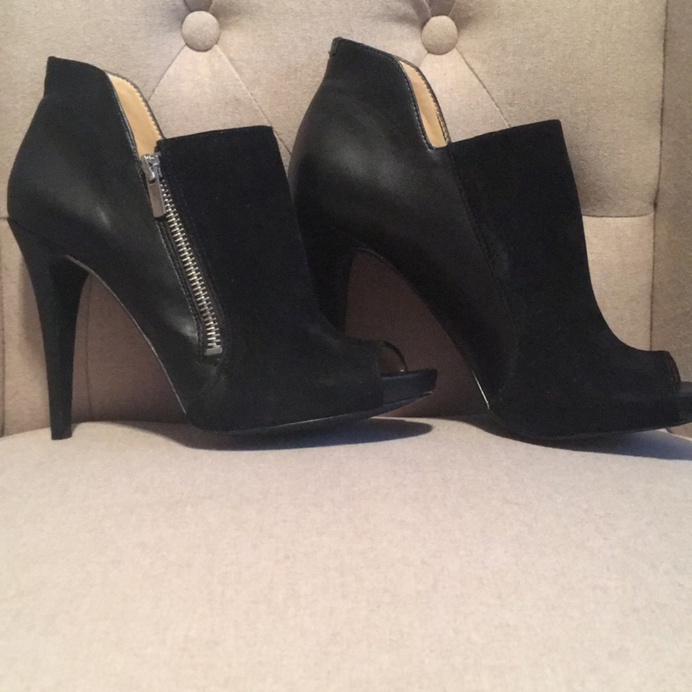 Size 8M Jessica Simpson high heels